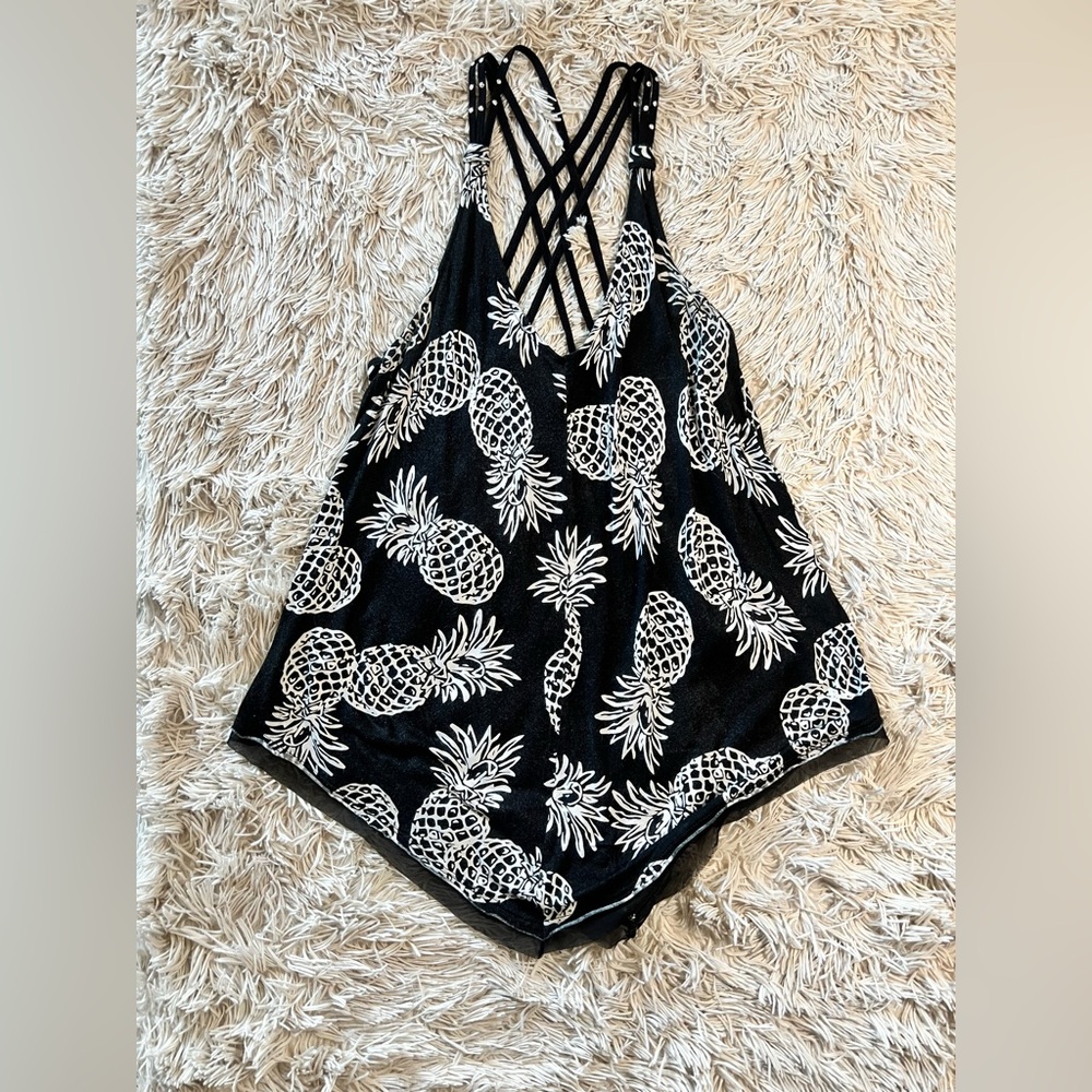 Black and White Pineapple Print Strappy, Racerback Tank